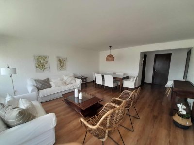 VENTA HERMOSO APTO A PASOS DE LA BRAVA 