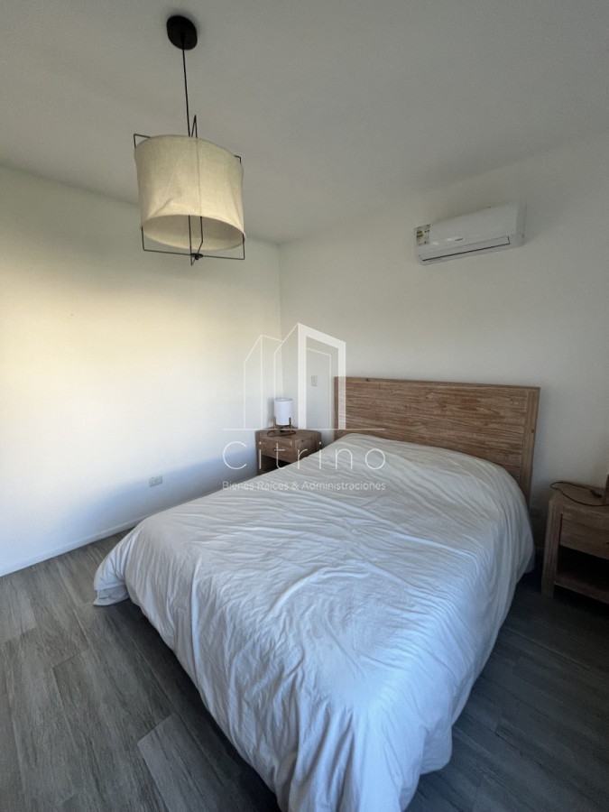 Casa ID.1042 - Alquiler Anual y Venta hermosa casa en Barrio Privado 