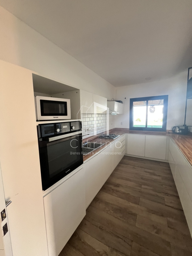 Casa ID.1042 - Alquiler Anual y Venta hermosa casa en Barrio Privado 