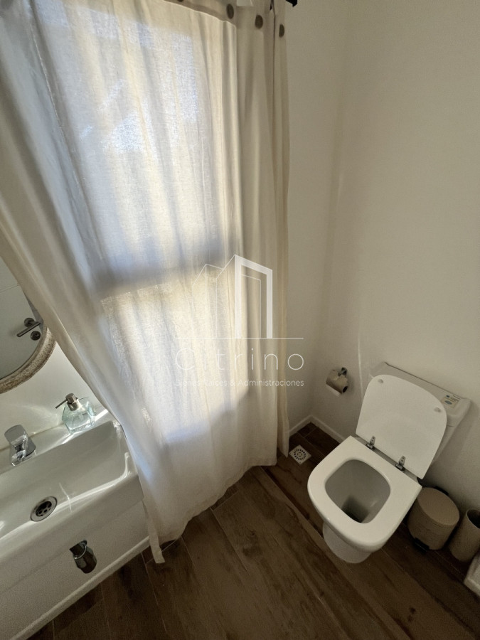 Casa ID.1042 - Alquiler Anual y Venta hermosa casa en Barrio Privado 