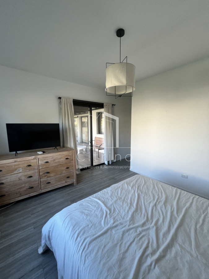 Casa ID.1042 - Alquiler Anual y Venta hermosa casa en Barrio Privado 