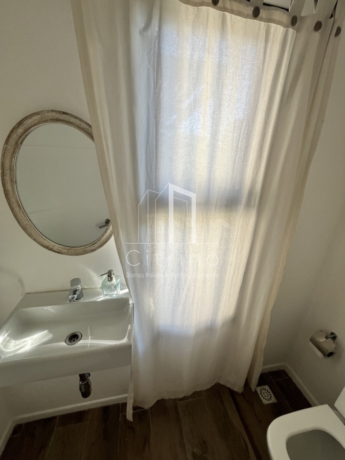 Casa ID.1042 - Alquiler Anual y Venta hermosa casa en Barrio Privado 