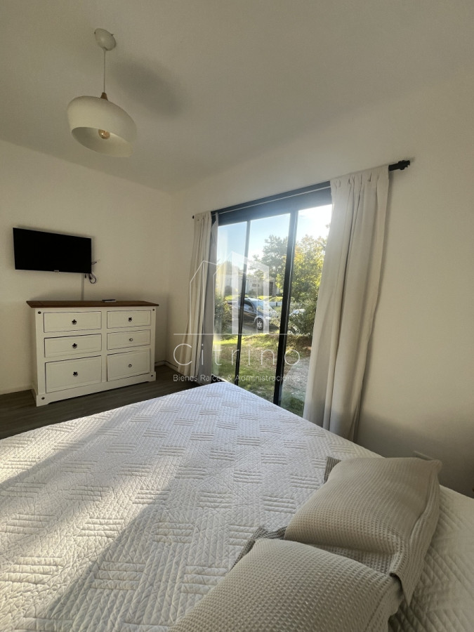 Casa ID.1042 - Alquiler Anual y Venta hermosa casa en Barrio Privado 