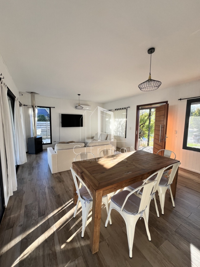 Casa ID.1042 - Alquiler Anual y Venta hermosa casa en Barrio Privado 