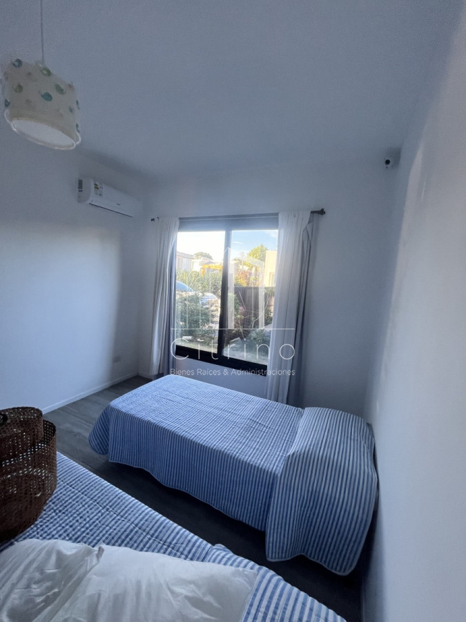 Casa ID.1042 - Alquiler Anual y Venta hermosa casa en Barrio Privado 