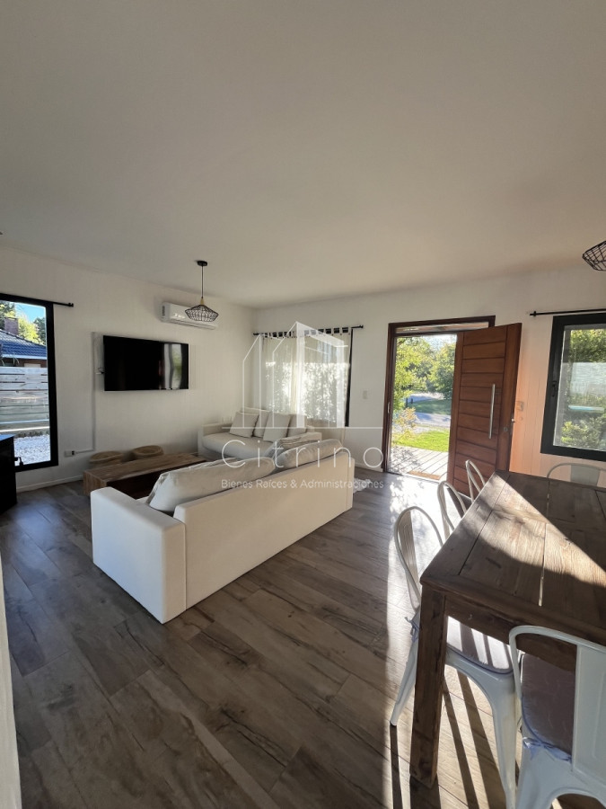 Casa ID.1042 - Alquiler Anual y Venta hermosa casa en Barrio Privado 