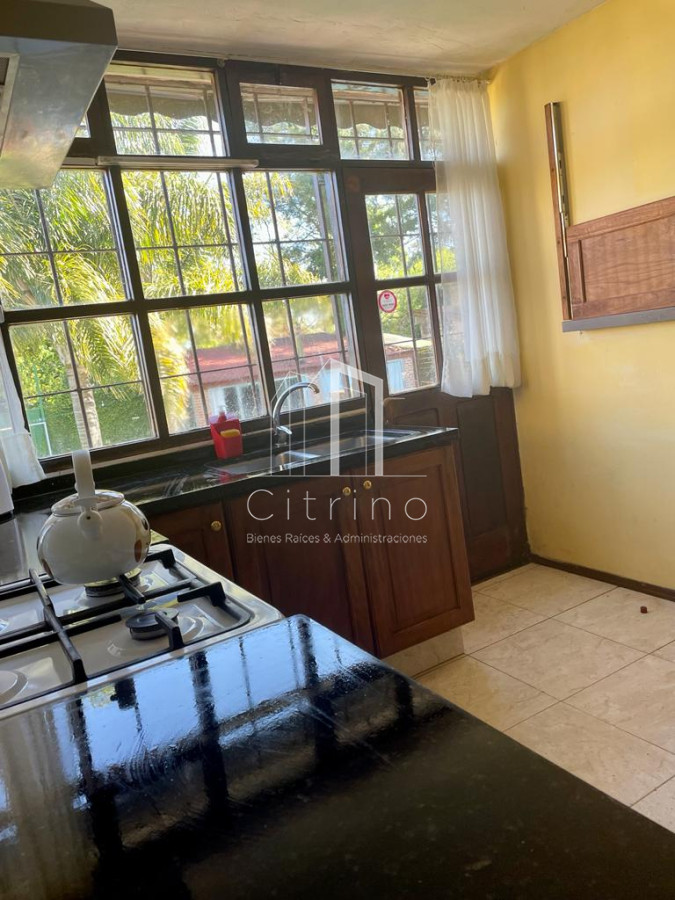Casa ID.1607 - Completo quincho disponible en alquiler anual 