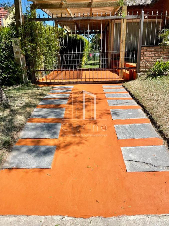 Casa ID.1607 - Completo quincho disponible en alquiler anual 