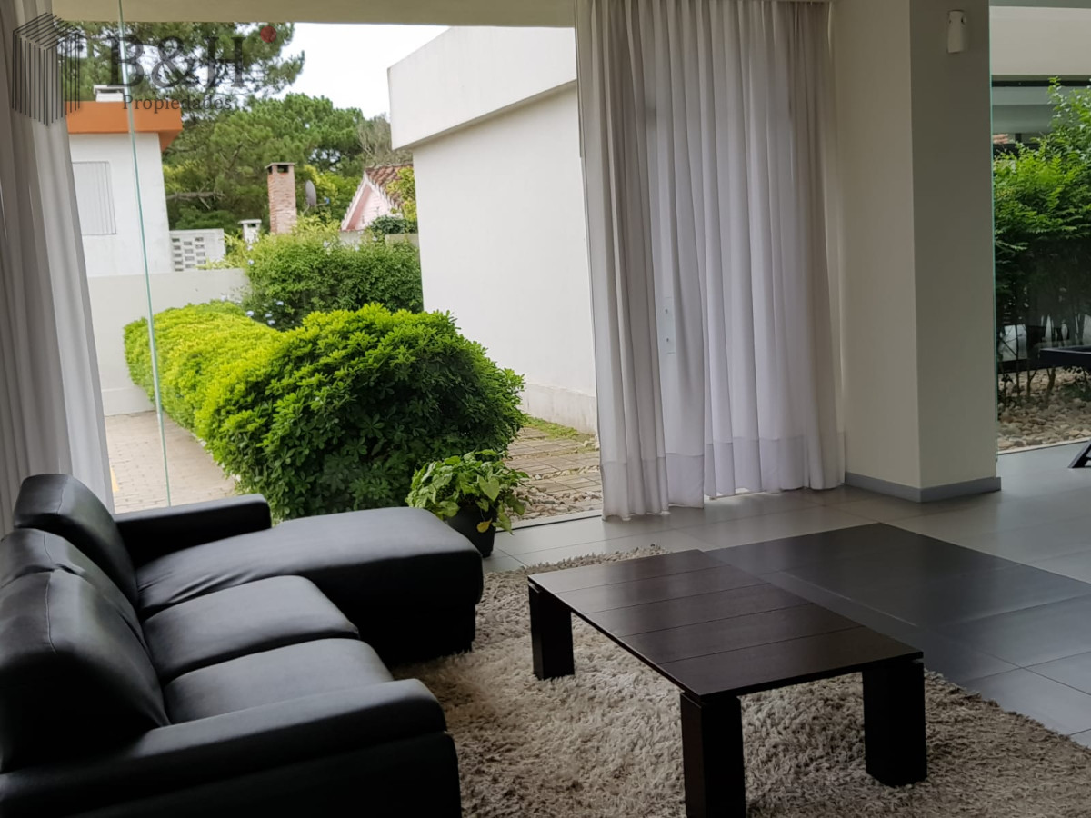 Apartamento ID.7395 - Alquiler anual apartamento brava