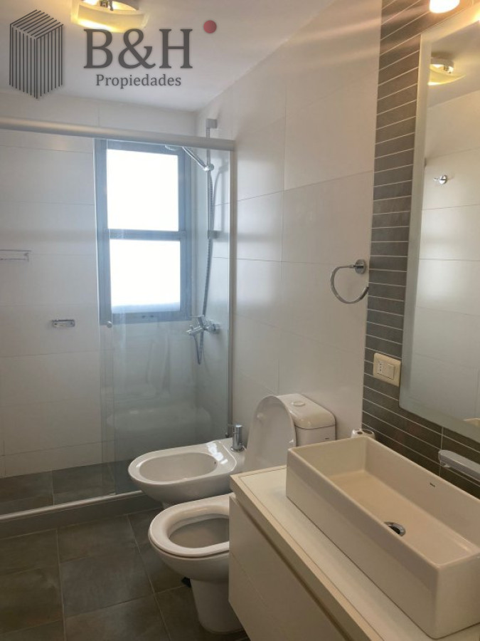 Apartamento ID.4187 - Apartamento en Punta del Este alquiler invernal y anual con terraza parrillero