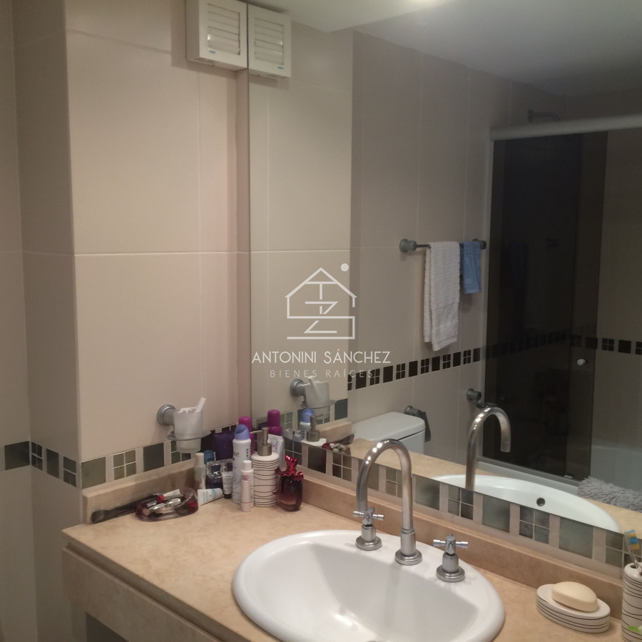 Apartamento ID.1384 - Venta Apartamento 2 dormitorios Punta del Este Aidy Grill