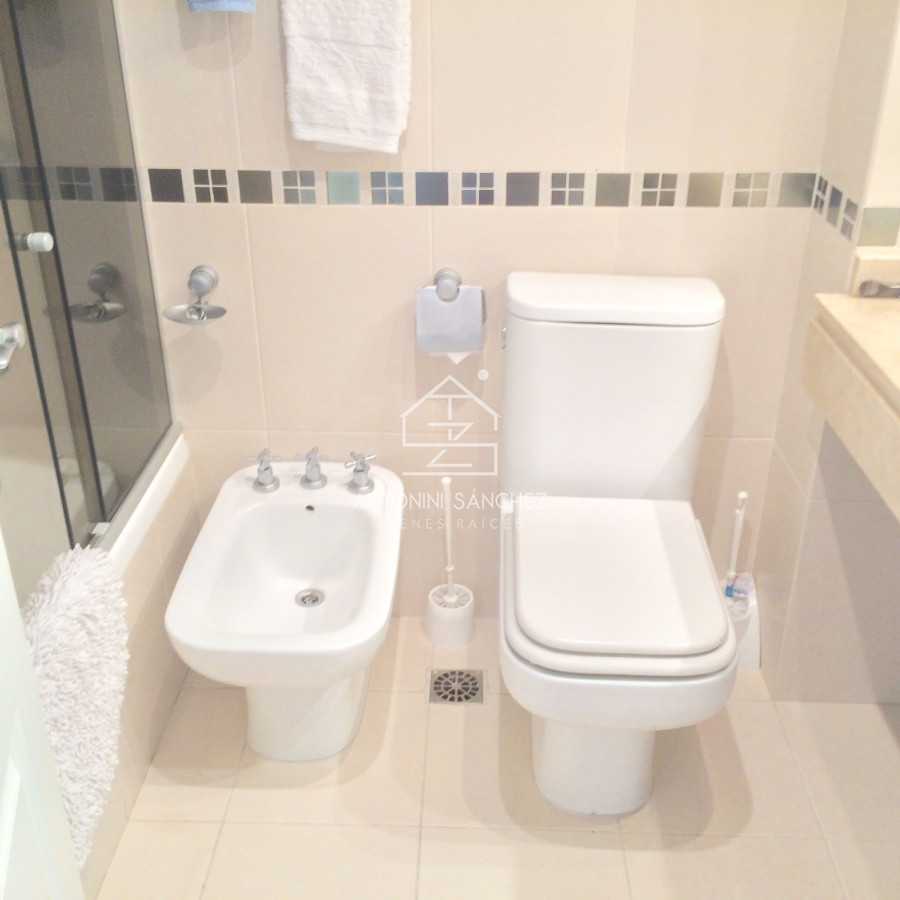 Apartamento ID.1384 - Venta Apartamento 2 dormitorios Punta del Este Aidy Grill