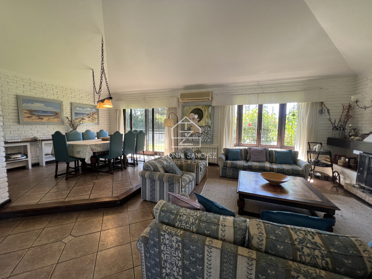 Casa ID.1389 - Casa en Alquiler temporario o anual, Punta del este.
