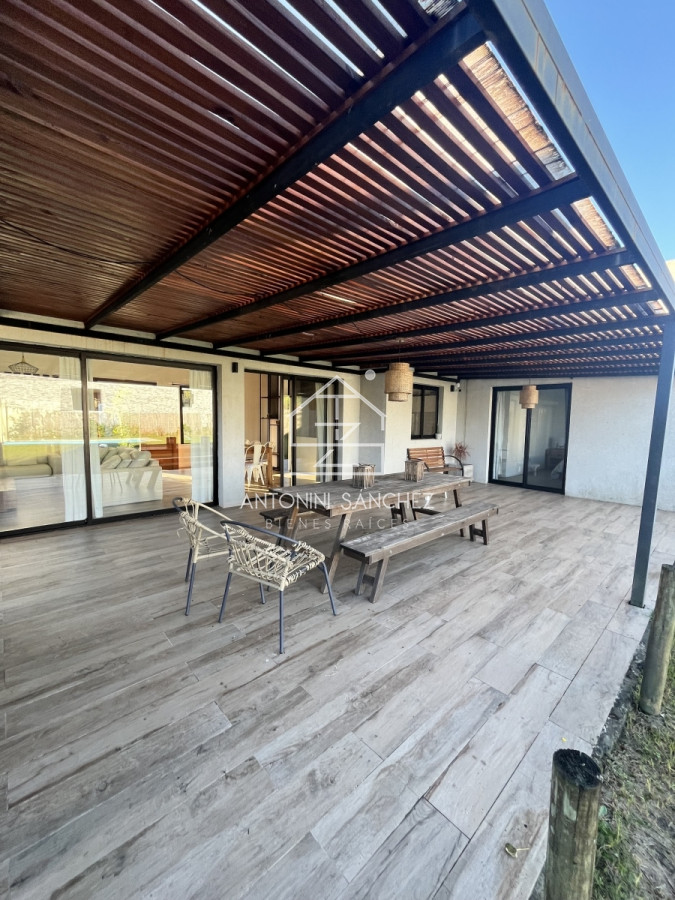 Casa ID.606 - Alquiler Anual y Venta hermosa casa en Barrio Privado 