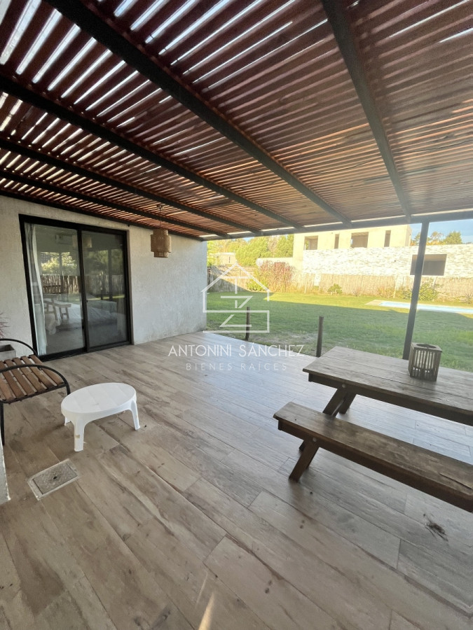 Casa ID.606 - Alquiler Anual y Venta hermosa casa en Barrio Privado 