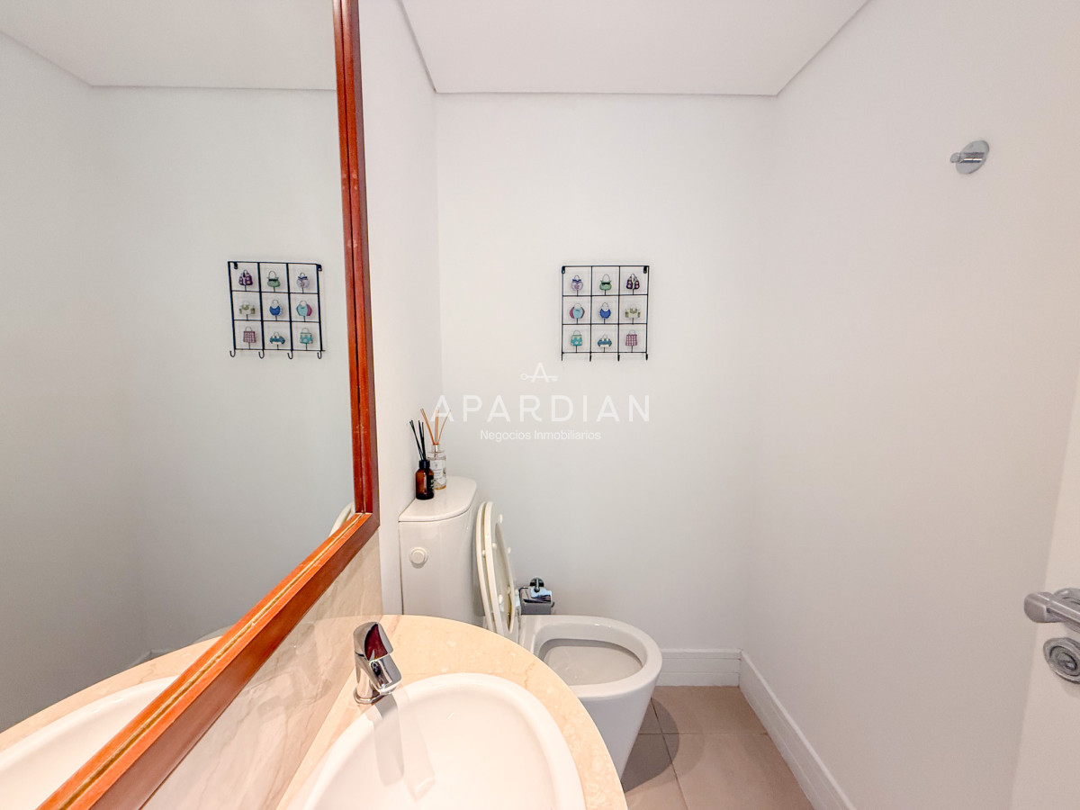 Apartamento ID.21099220 - Luminoso y cómodo apartamento en primera linea Playa Brava 