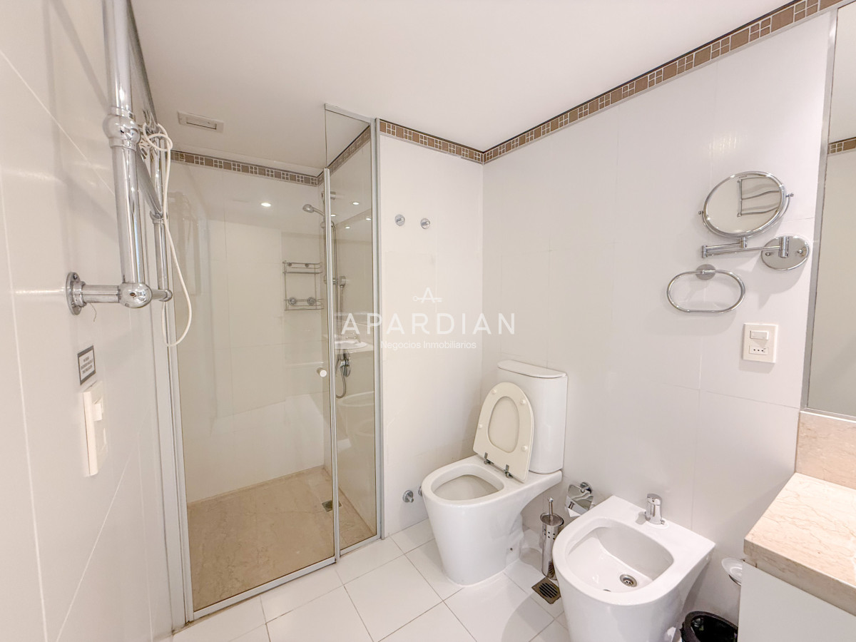 Apartamento ID.21099220 - Luminoso y cómodo apartamento en primera linea Playa Brava 