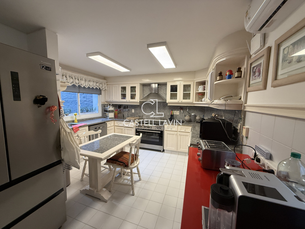 Apartamento ID.678 - Venta Apartamento 3  Dormitorios Frente al Puerto Península Punta del Este