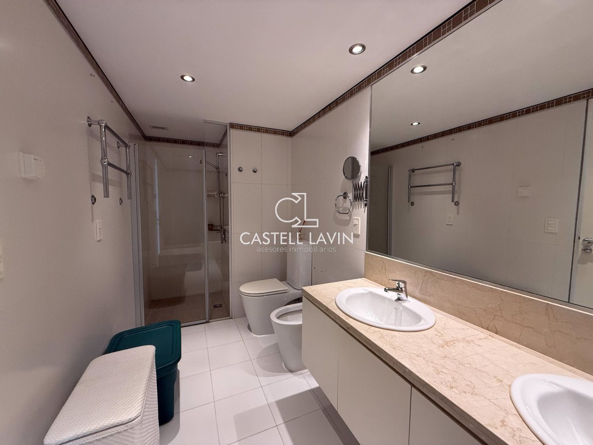 Apartamento ID.774 - Venta Apartamento 2 Dormitorios Primera Linea Playa Brava Punta del Este