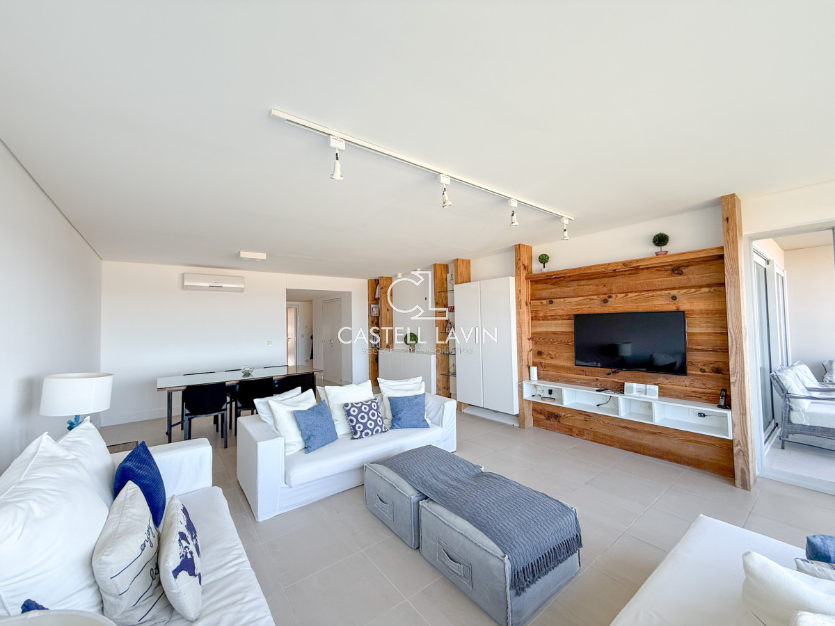 Apartamento ID.910 - Venta Apartamento 2 Dormitorios en primera linea Playa Brava Punta del Este