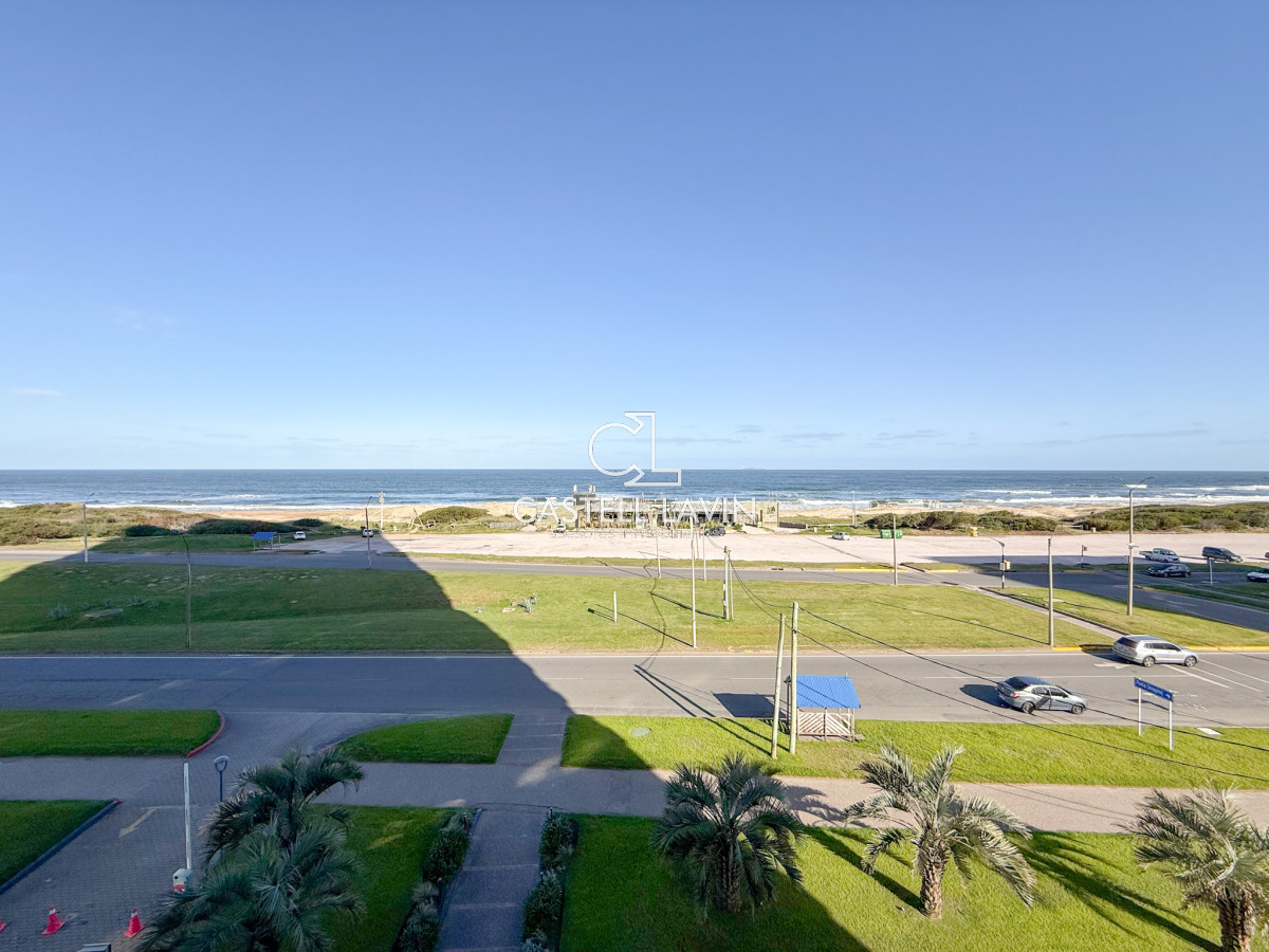 Apartamento ID.910 - Venta Apartamento 2 Dormitorios en primera linea Playa Brava Punta del Este