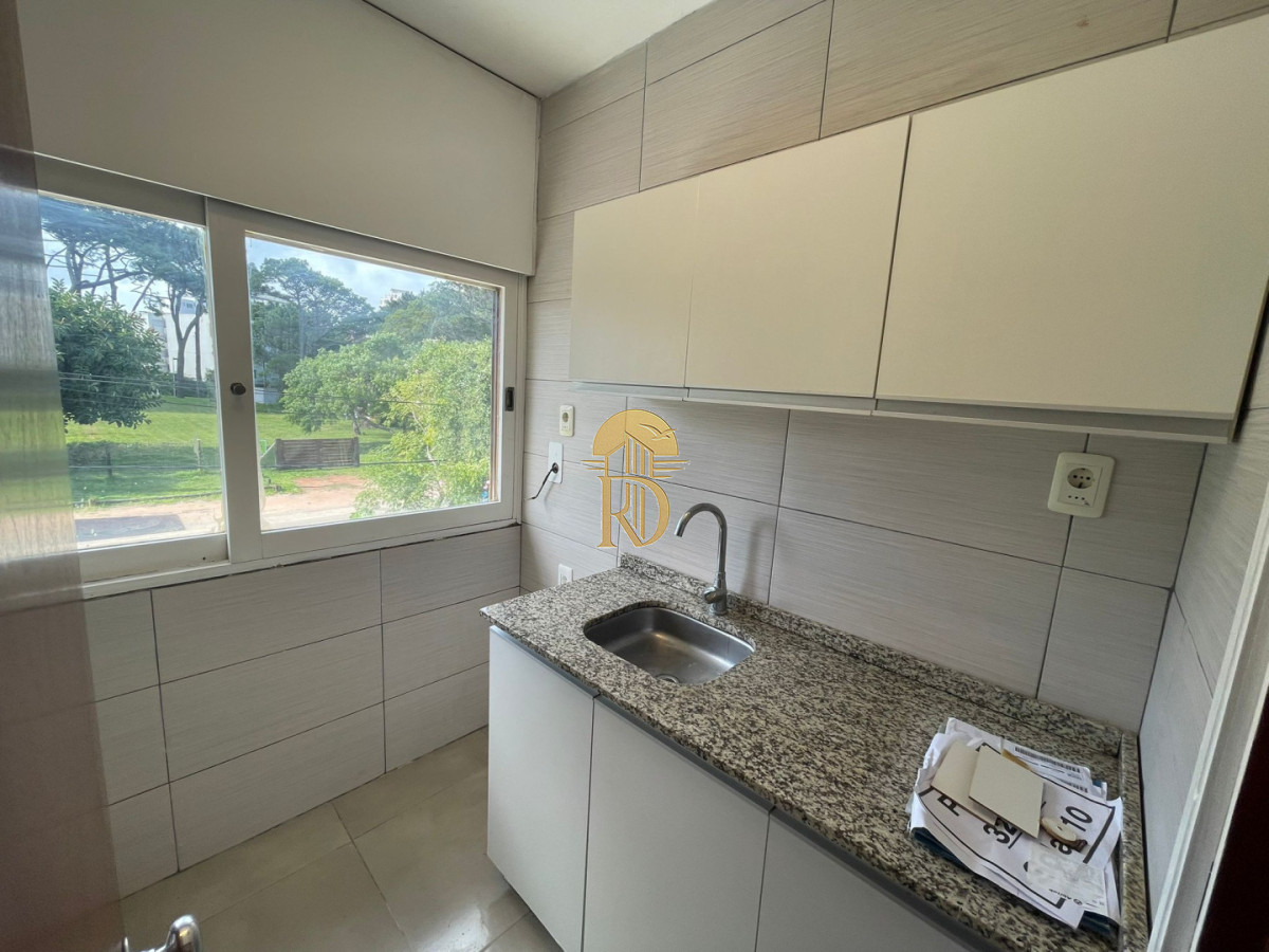 Apto alquiler anual sin muebles -id-852-16