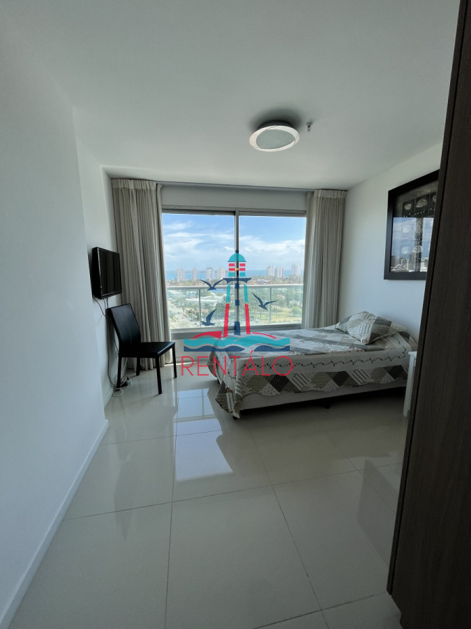 Apartamento ID.332 - Apartamento de 2 dormitorios y 2 baños en alquiler anual Punta del este 