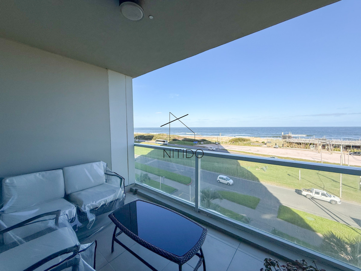 Apartamento ID.306 - Luminoso y cómodo apartamento en primera linea Playa Brava 