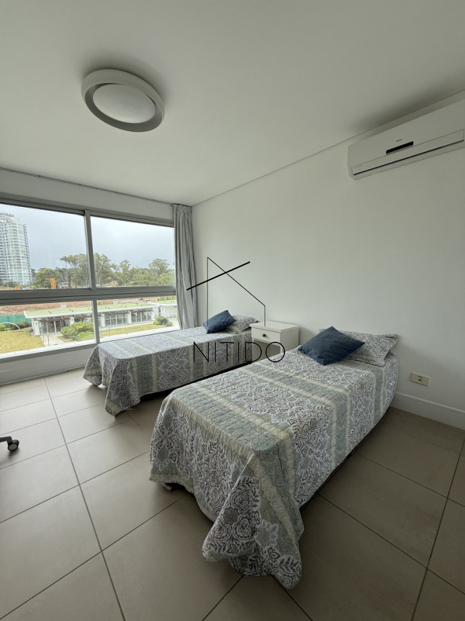 Apartamento ID.306 - Luminoso y cómodo apartamento en primera linea Playa Brava 