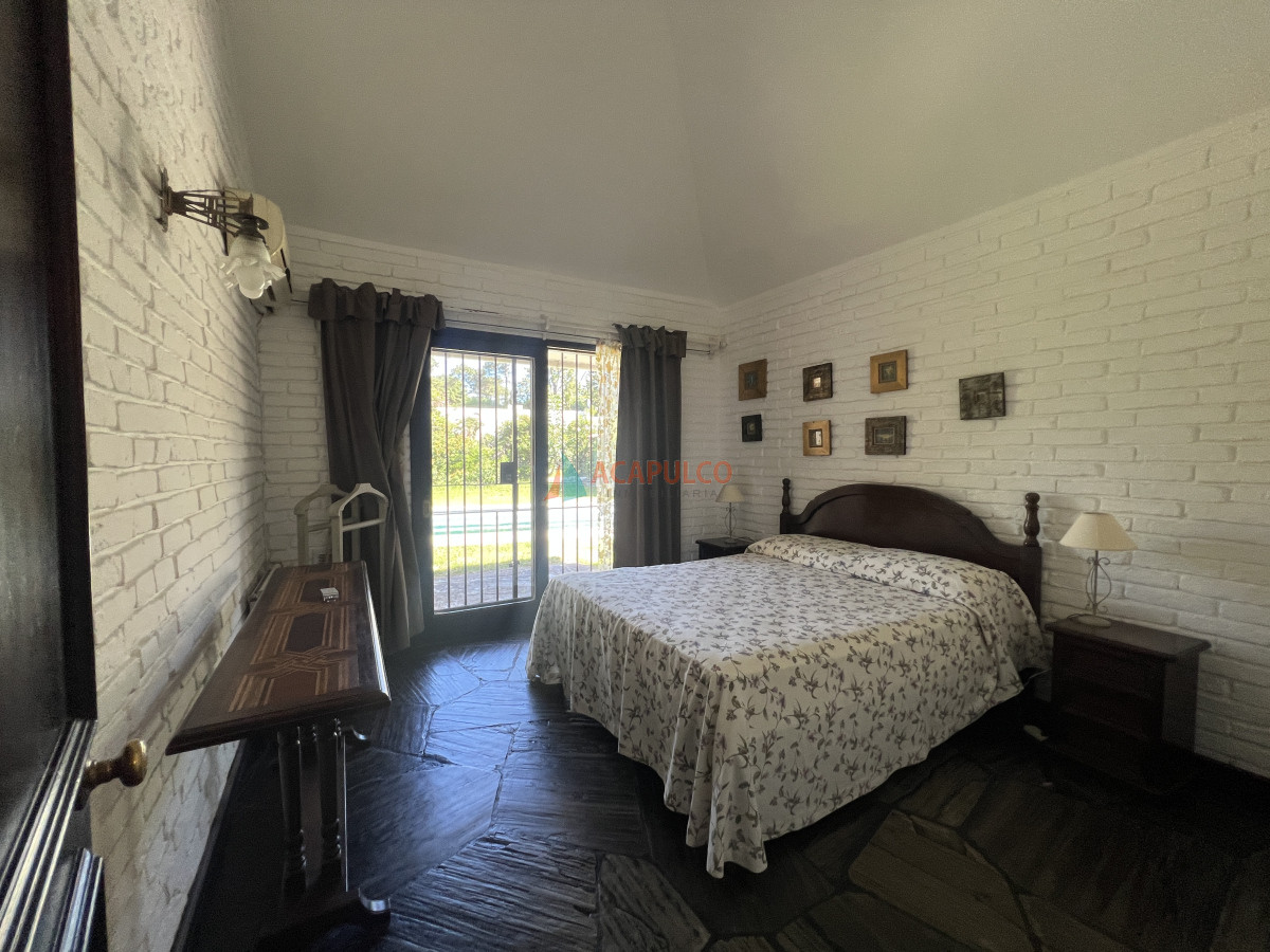 Casa Ref.4609 - Casa en Punta del Este, Jardines de Córdoba