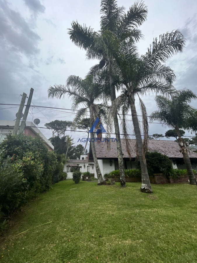 Casa en venta Punta del Este 4 Dormitorios, Playa Mansa - AGP9481C