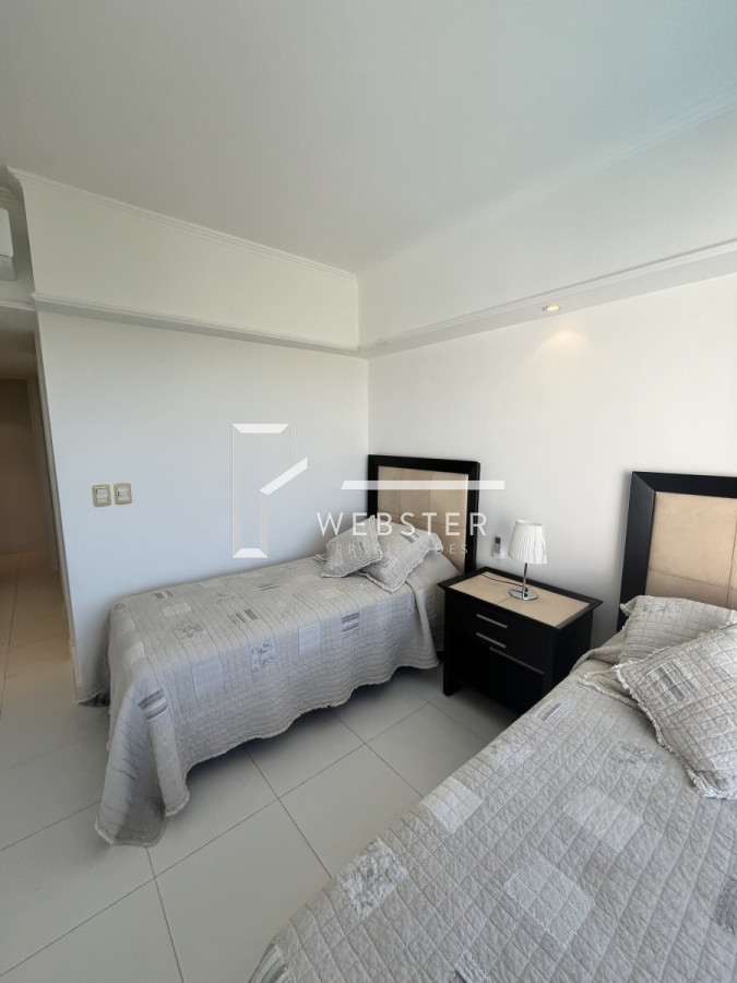 Apartamento ID.1316 - Alquiler Anual espectacular apto en la rambla de la Brava!