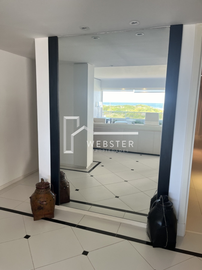 Apartamento ID.1316 - Alquiler Anual espectacular apto en la rambla de la Brava!