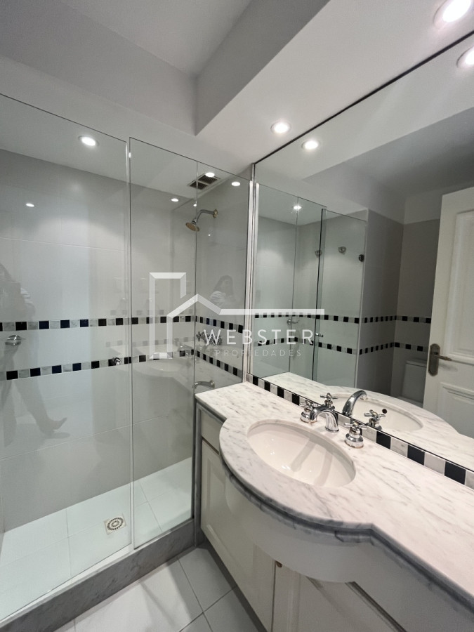 Apartamento ID.1316 - Alquiler Anual espectacular apto en la rambla de la Brava!