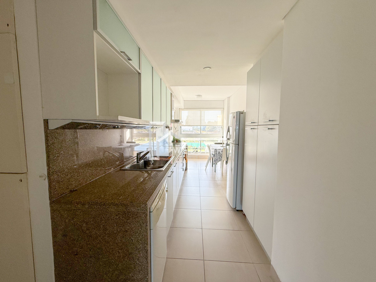 Apartamento ID.1031 - Luminoso y cómodo apartamento en primera linea Playa Brava 