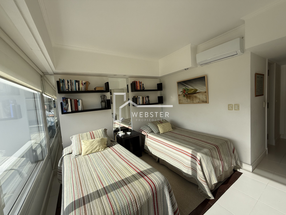 Apartamento ID.362 - Alquiler de hermoso apto, planta amplia y luminosa en Playa Brava