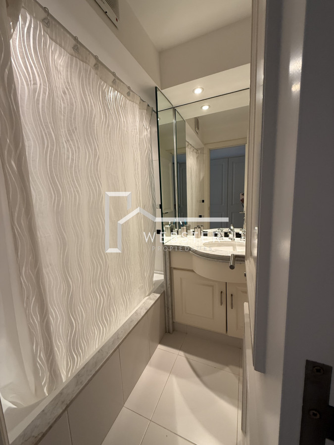 Apartamento ID.362 - Alquiler de hermoso apto, planta amplia y luminosa en Playa Brava