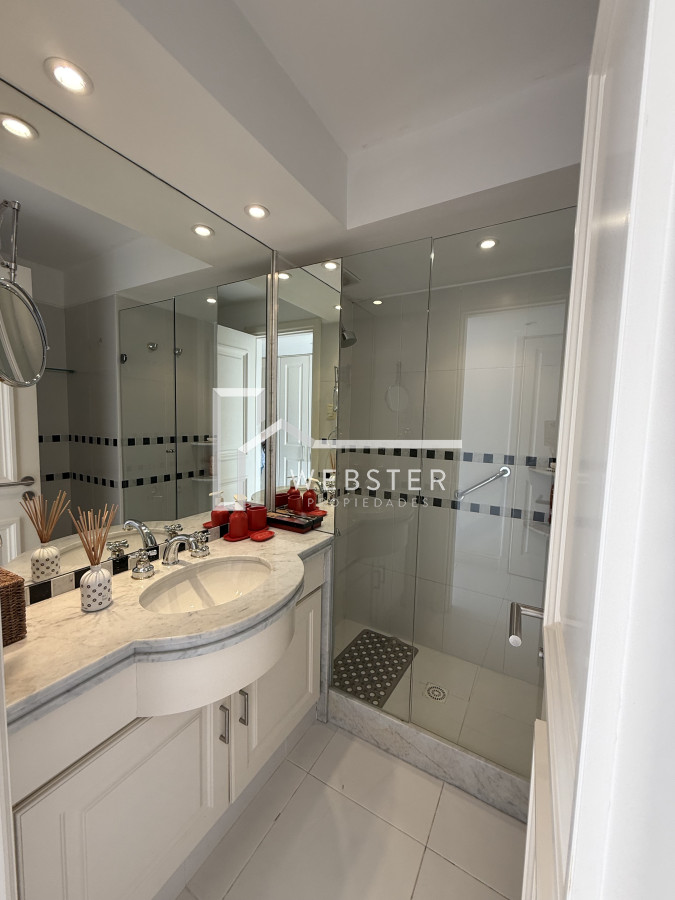 Apartamento ID.362 - Alquiler de hermoso apto, planta amplia y luminosa en Playa Brava
