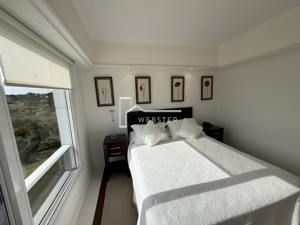 Apartamento ID.362 - Alquiler de hermoso apto, planta amplia y luminosa en Playa Brava