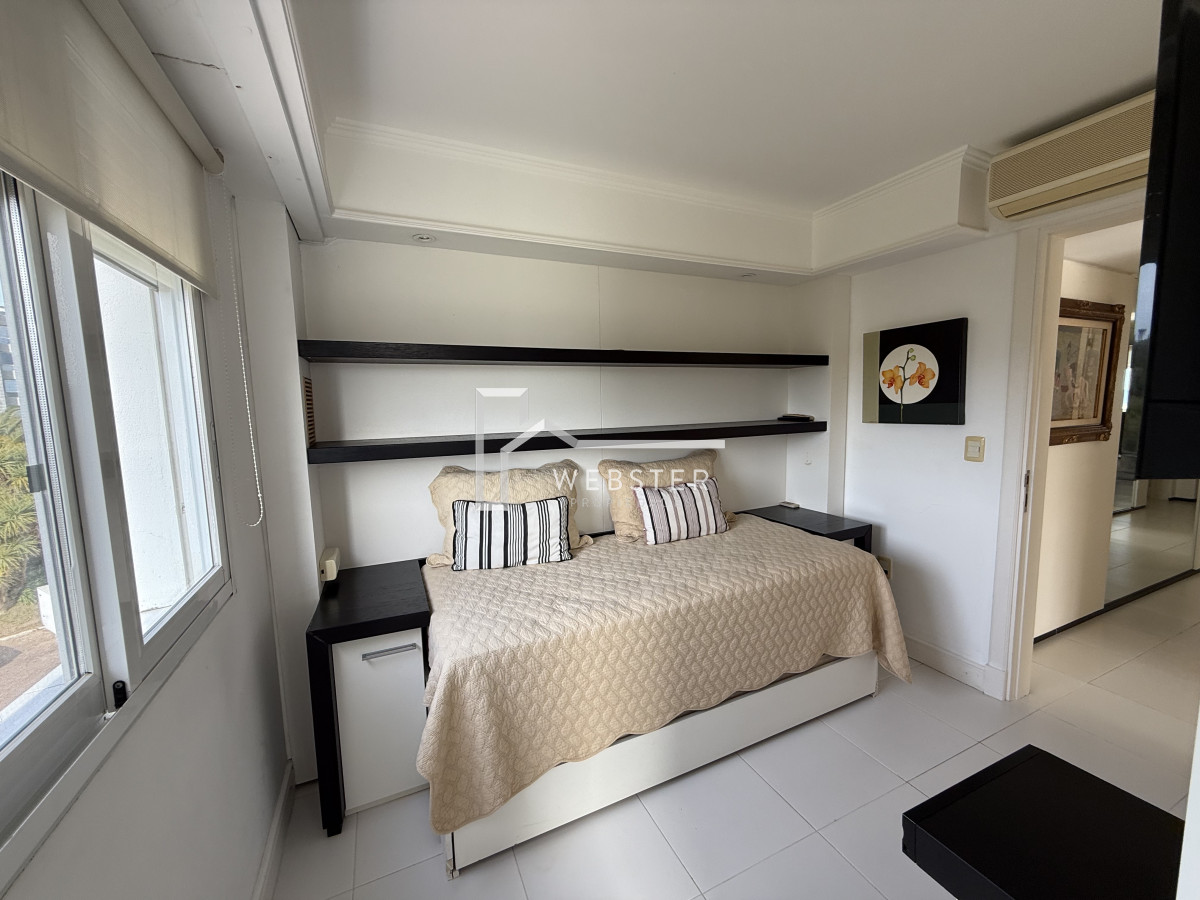 Apartamento ID.362 - Alquiler de hermoso apto, planta amplia y luminosa en Playa Brava