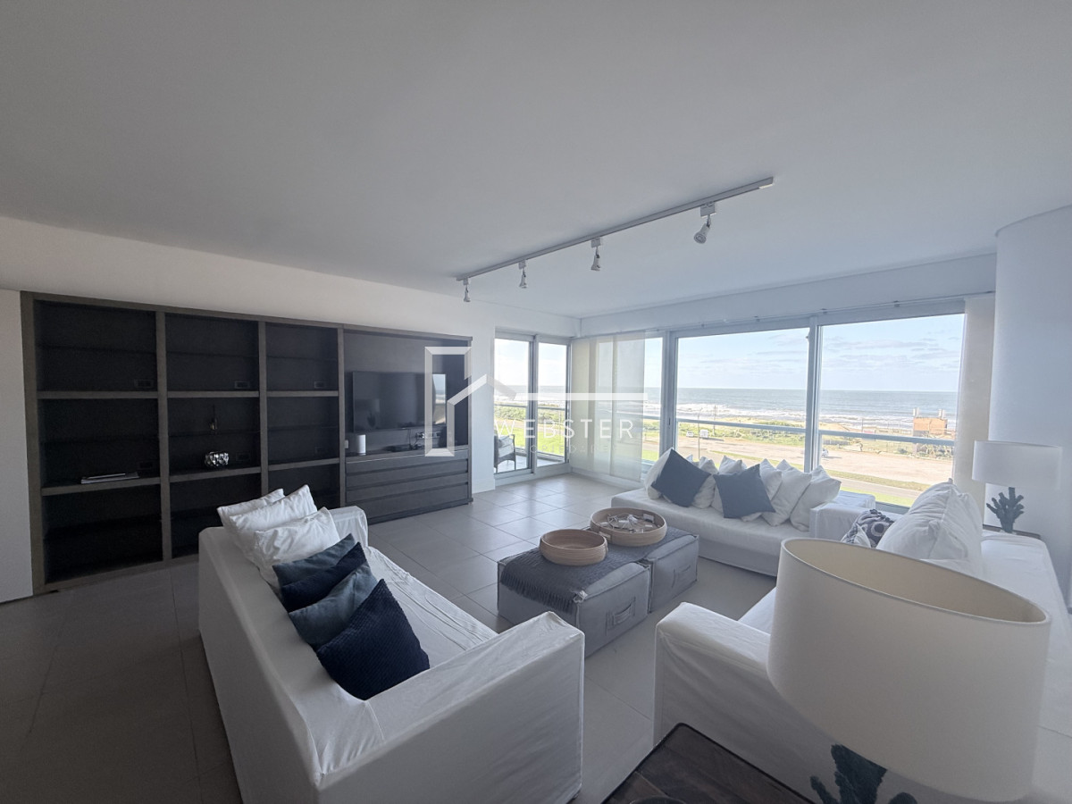 Apartamento ID.1031 - Luminoso y cómodo apartamento en primera linea Playa Brava 