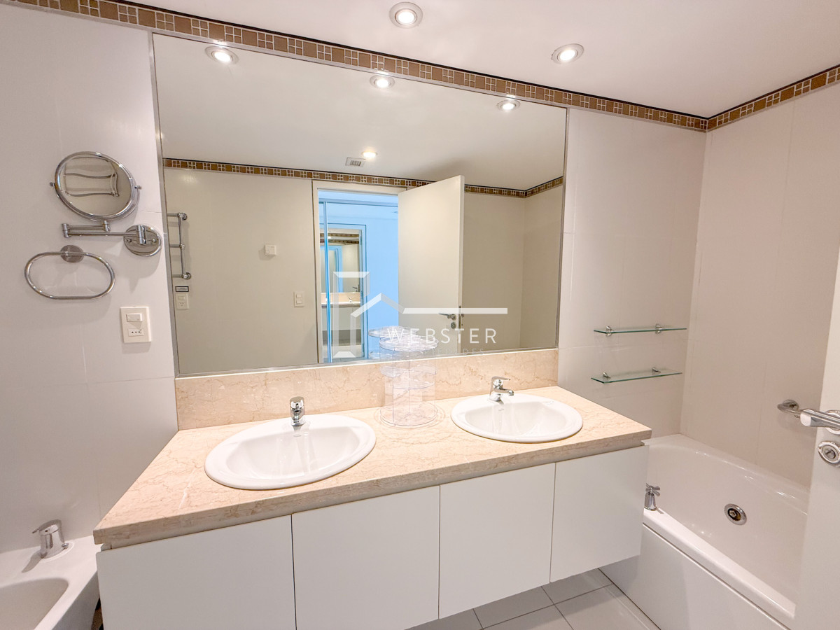 Apartamento ID.1031 - Luminoso y cómodo apartamento en primera linea Playa Brava 