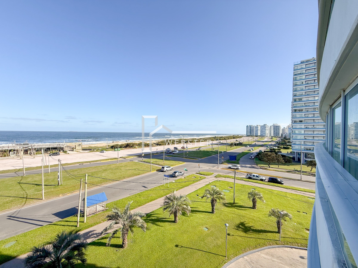 Apartamento ID.1031 - Luminoso y cómodo apartamento en primera linea Playa Brava 