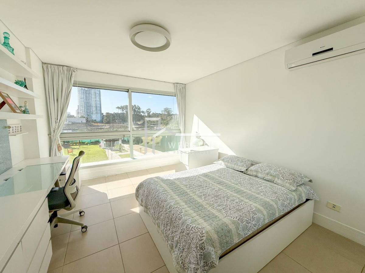 Apartamento ID.1031 - Luminoso y cómodo apartamento en primera linea Playa Brava 