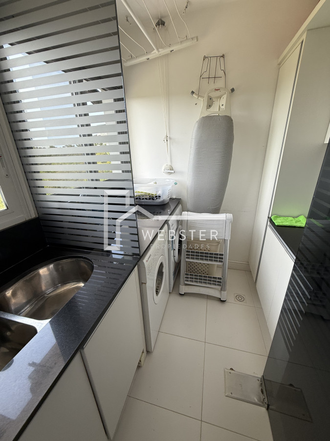 Apartamento ID.362 - Alquiler de hermoso apto, planta amplia y luminosa en Playa Brava