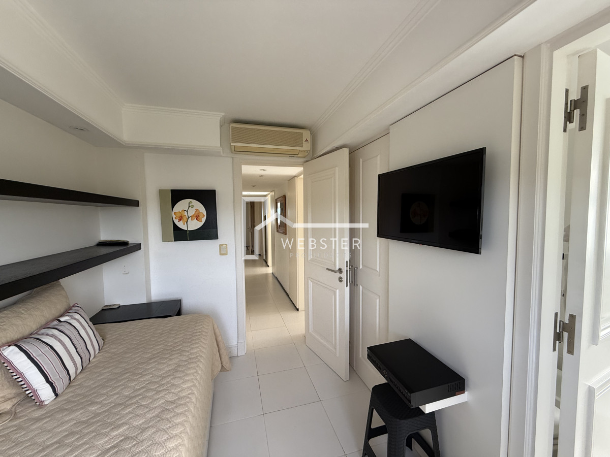Apartamento ID.362 - Alquiler de hermoso apto, planta amplia y luminosa en Playa Brava
