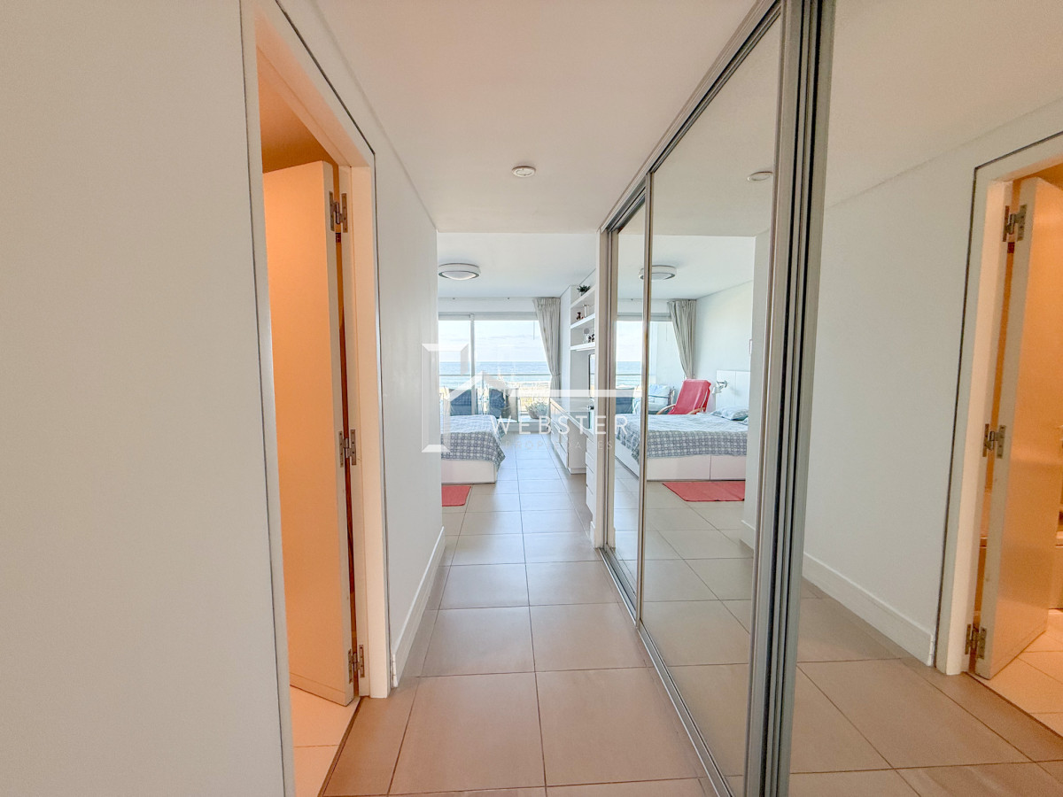 Apartamento ID.1031 - Luminoso y cómodo apartamento en primera linea Playa Brava 