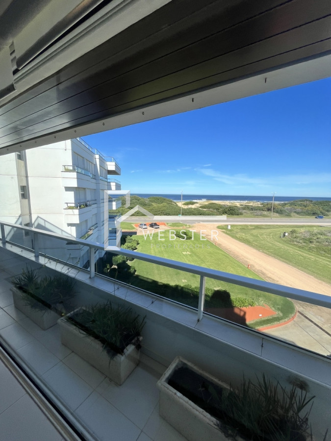 Apartamento ID.1316 - Alquiler Anual espectacular apto en la rambla de la Brava!