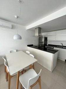 Apartamento de dos dormitorios en alquiler Punta del Este 