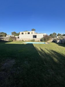 VENTA CASA DE 3 DORMITORIOS BARRIO PRIVADO